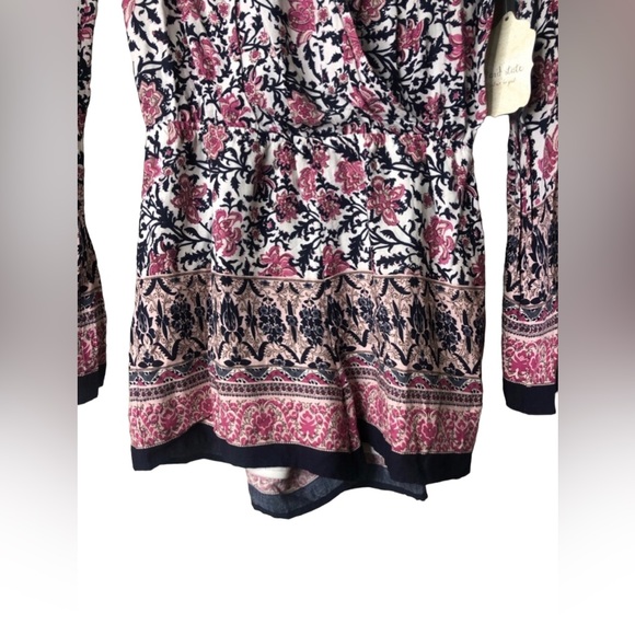 NEW Altar’d State Long Sleeve Floral Printed Romper Size Medium - Picture 2 of 9